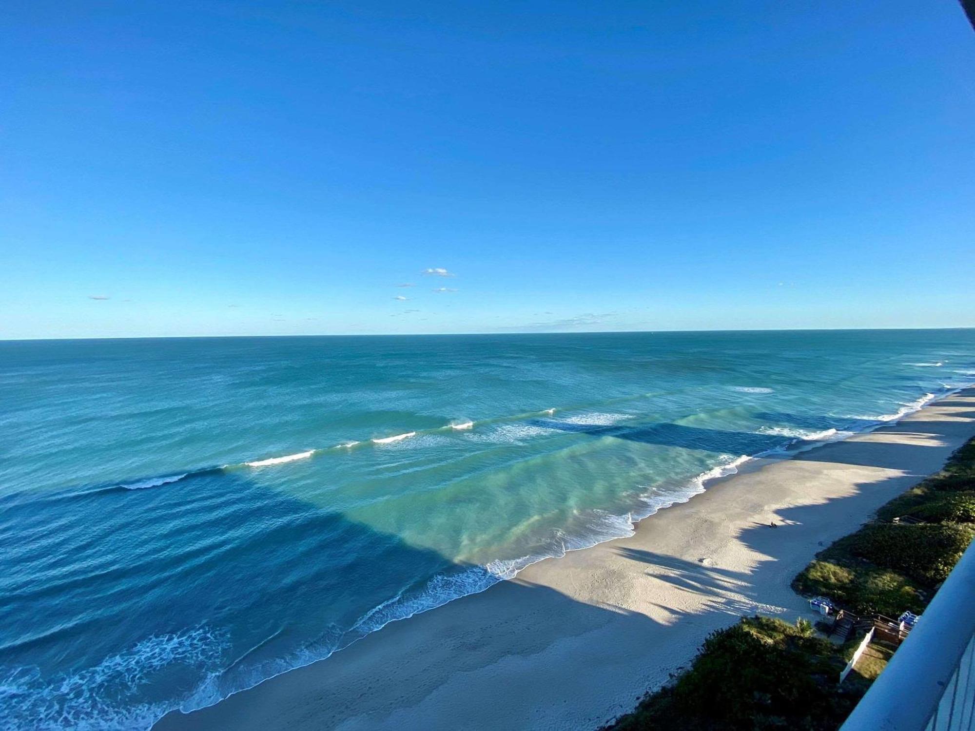 Radisson Suite Hotel Oceanfront Melbourne Exterior photo